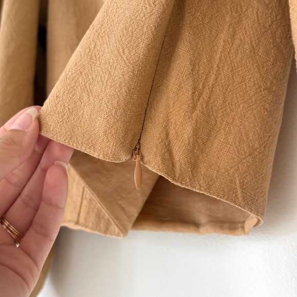 Kara Thoms Boutique Bellflower Top in Golden Straw - Picture 3 of 7